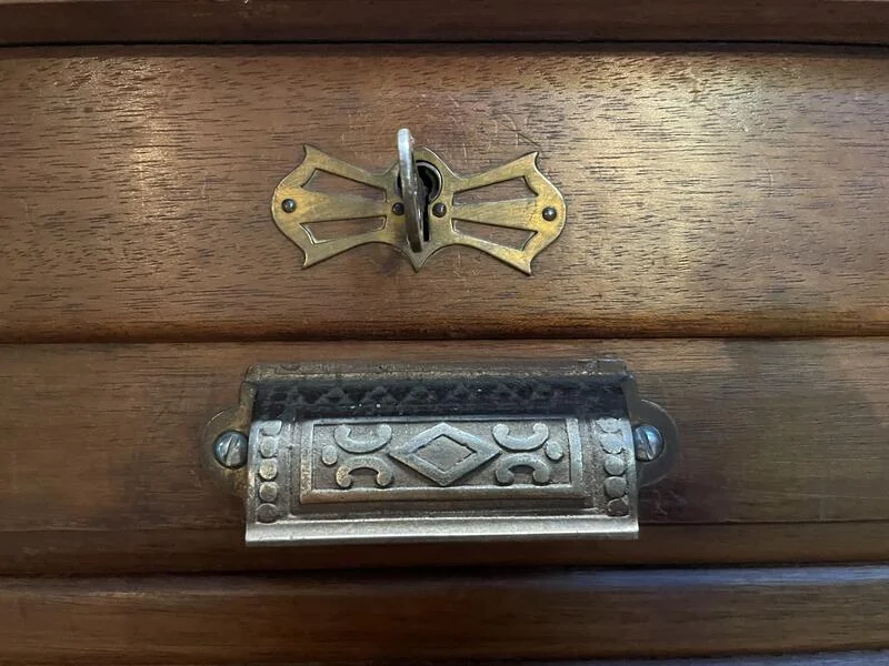 Meuble classeur à rideaux de notaires