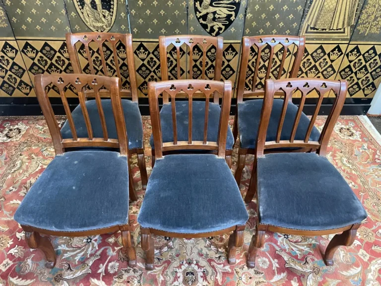 Suite de 6 chaises époque Restauration