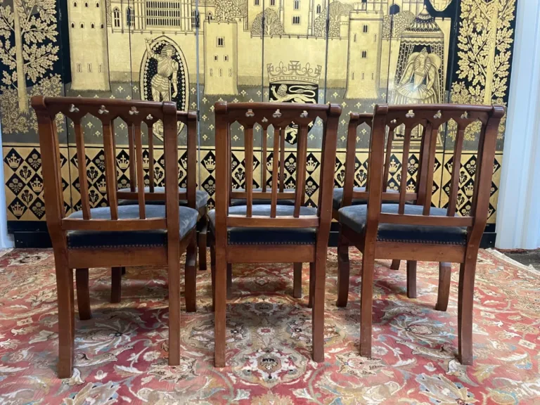 Suite de 6 chaises époque Restauration