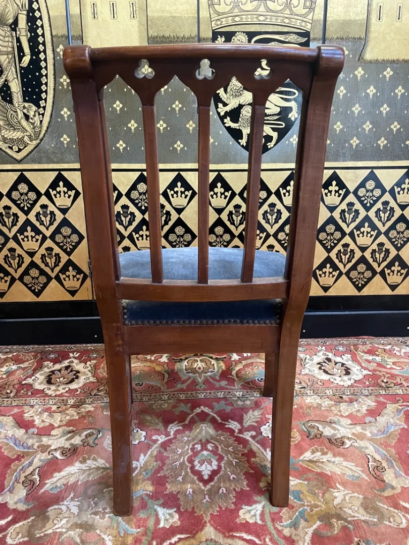 Suite de 6 chaises époque Restauration