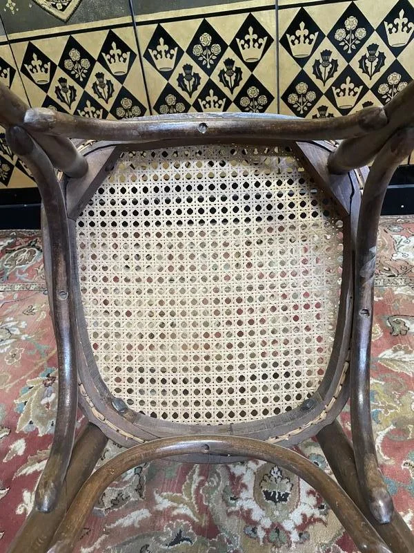 Suite de 7 chaises de bistrot cannées Baumann / Thonet / Fischel