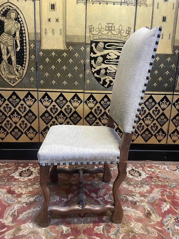 Suite de 6 chaises Louis XIII os de mouton