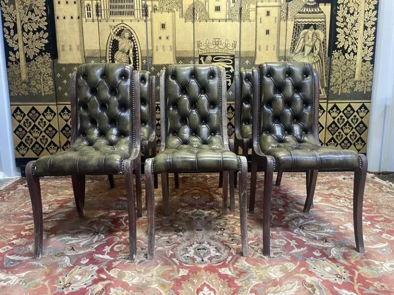 Suite de 6 chaises anglaises Chesterfield en cuir