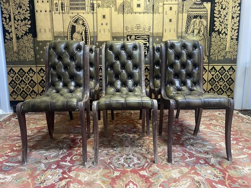 Suite de 6 chaises anglaises Chesterfield en cuir