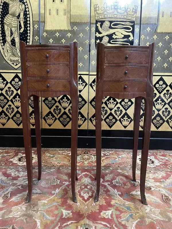 Paire de tables de chevets de style Louis XV-Transition