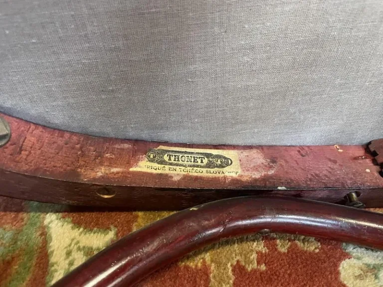Suite de 4 chaises bistrot THONET numéro 78