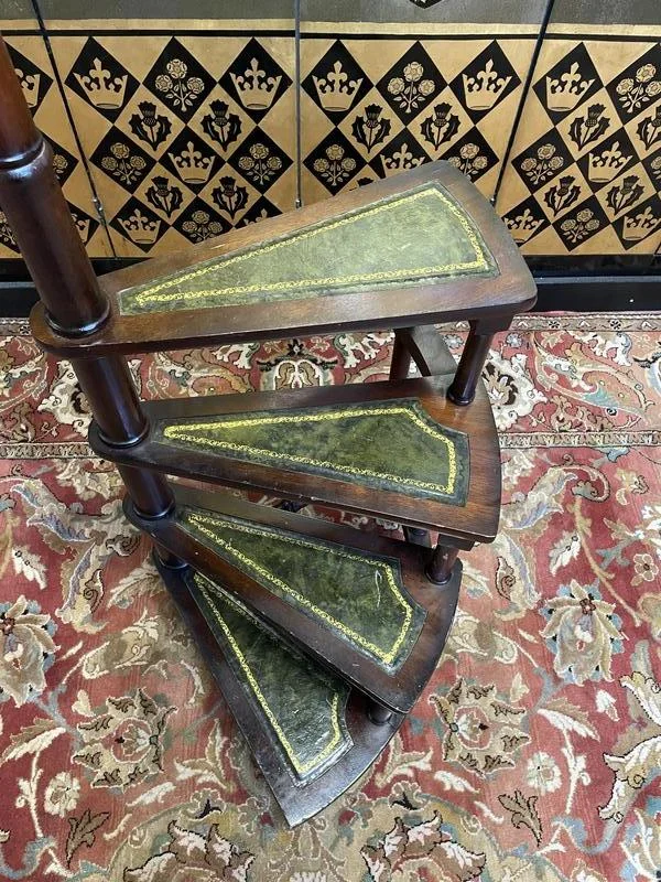 Stepladder - English Library Staircase