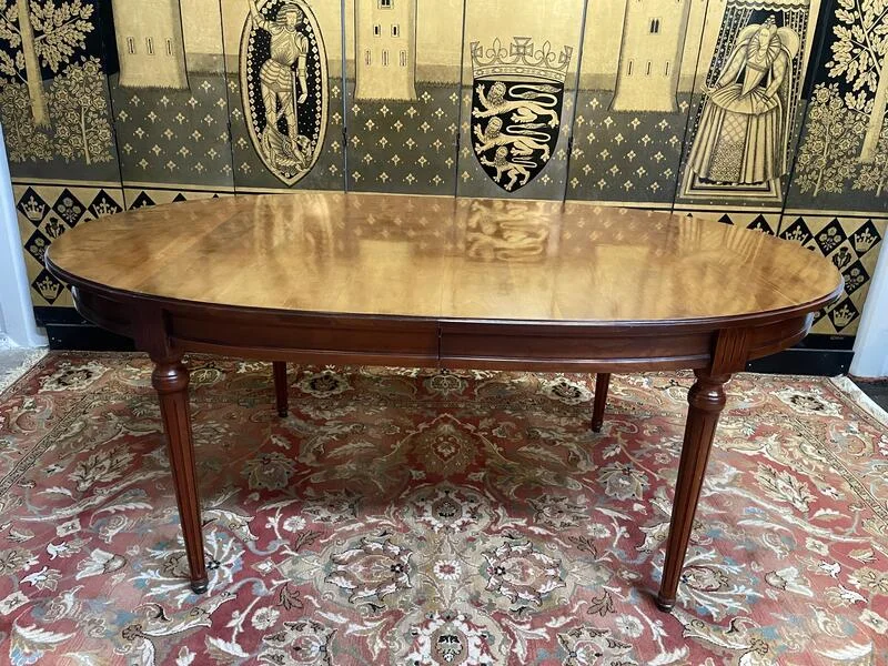 Table de salle à manger ovale style Louis XVI