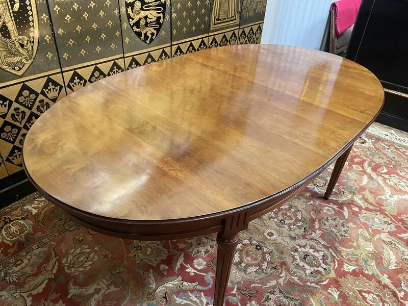 Table de salle à manger ovale style Louis XVI
