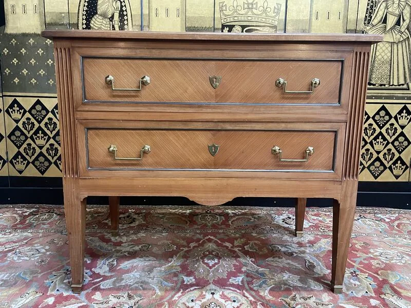 Commode sauteuse de style Louis XVI-Directoire
