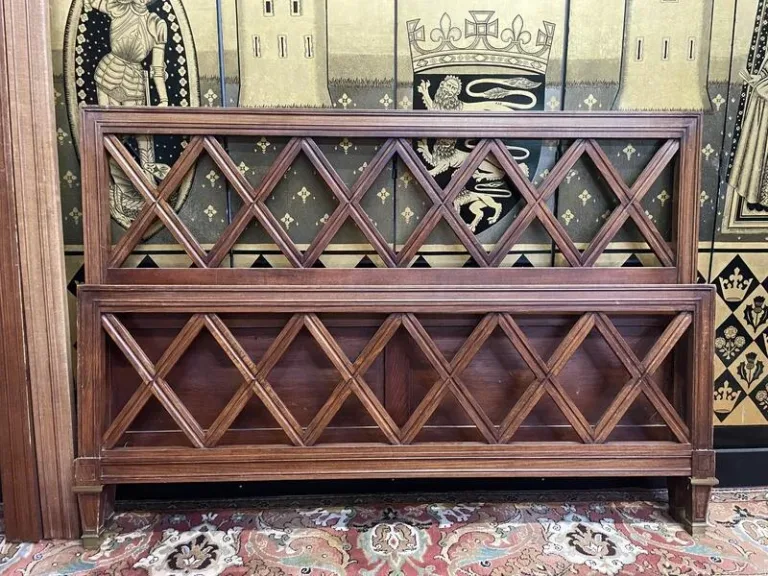 Lit en bois de style Louis Louis XVI - Directoire