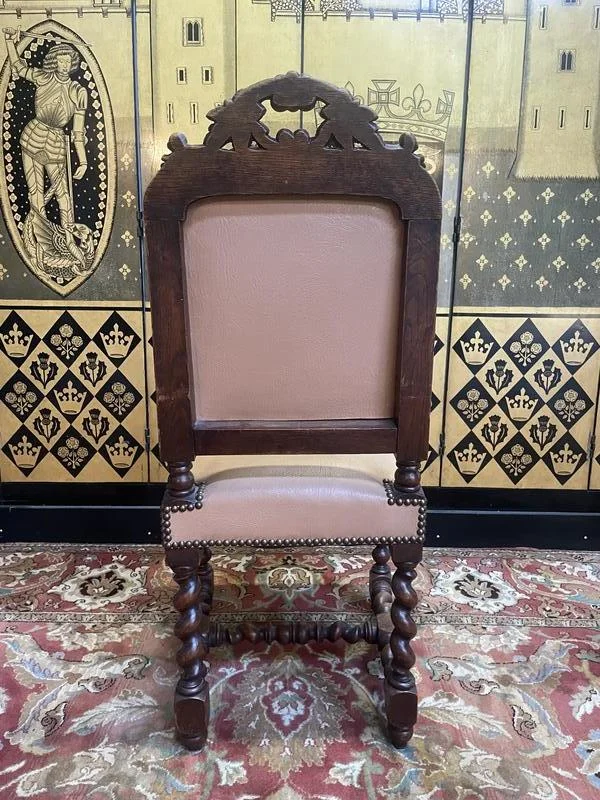 Suite de 11 chaises de style Louis XIII - Renaissance