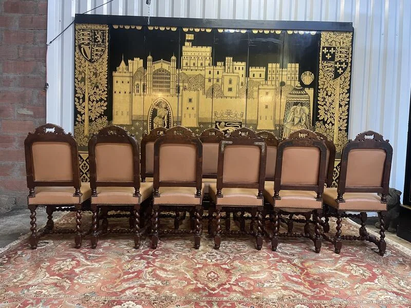 Suite de 11 chaises de style Louis XIII - Renaissance