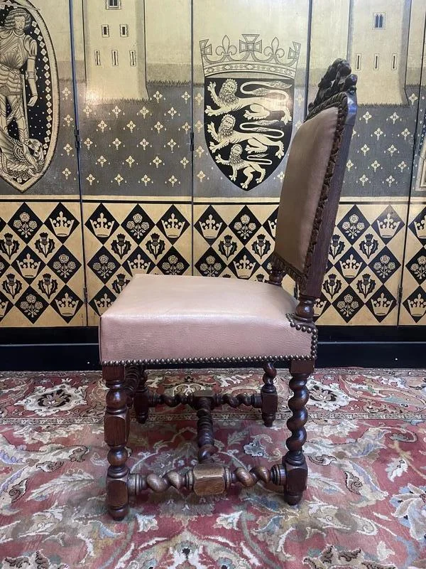 Suite de 11 chaises de style Louis XIII - Renaissance