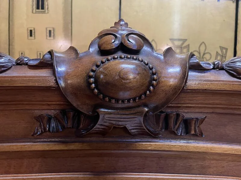 Oak storage bench in Napoleon III walnut