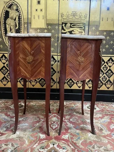 Pair of Louis XV style marquetry bedside tables - Transition