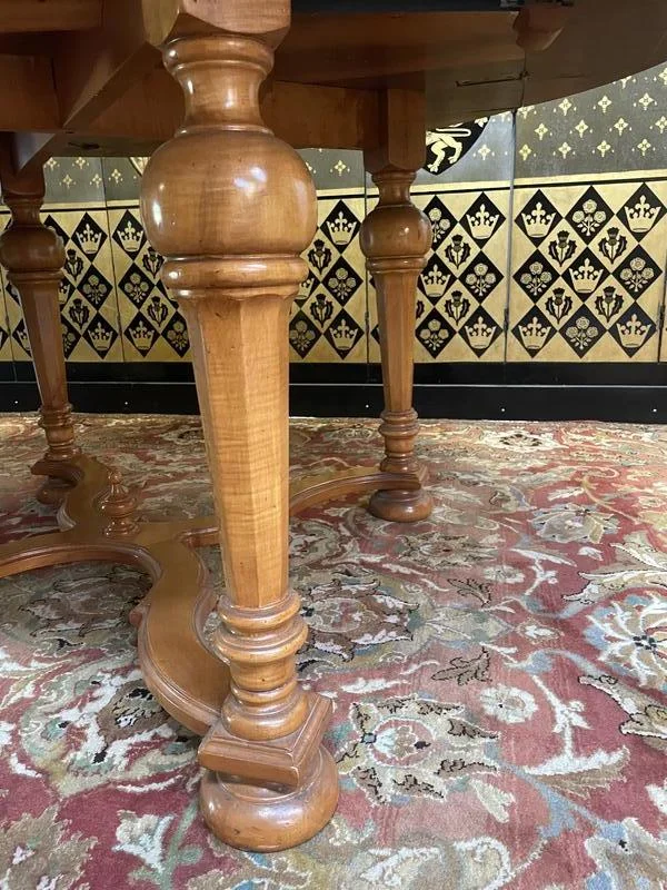 Table de salle à manger carrée ou ronde de style Louis XIV