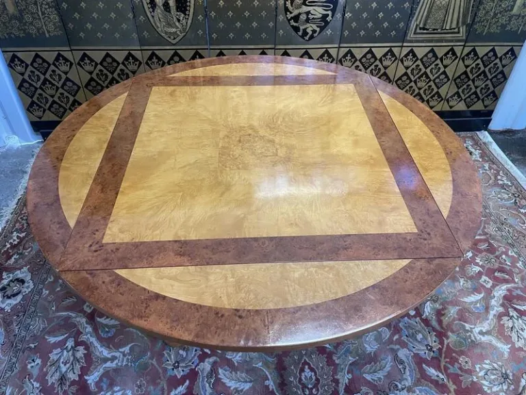 Table de salle à manger carrée ou ronde de style Louis XIV