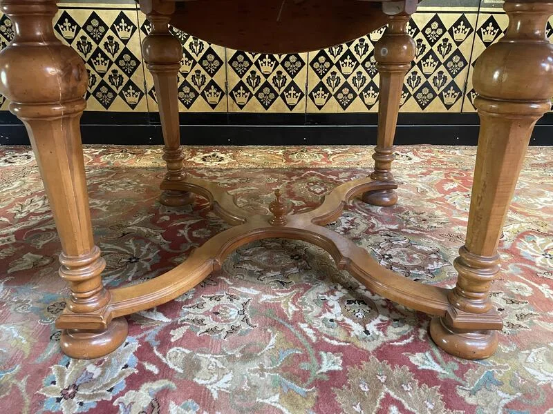 Table de salle à manger carrée ou ronde de style Louis XIV