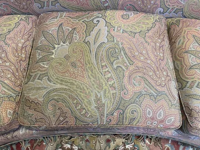 Napoleon III style curved toad sofa