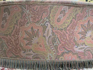 Napoleon III style curved toad sofa
