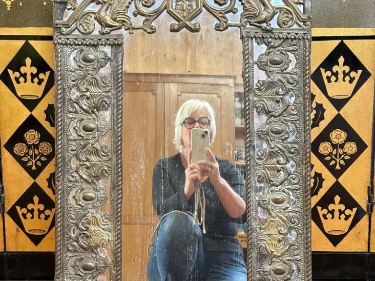 Embossed brass mirror from the Napoleon III period