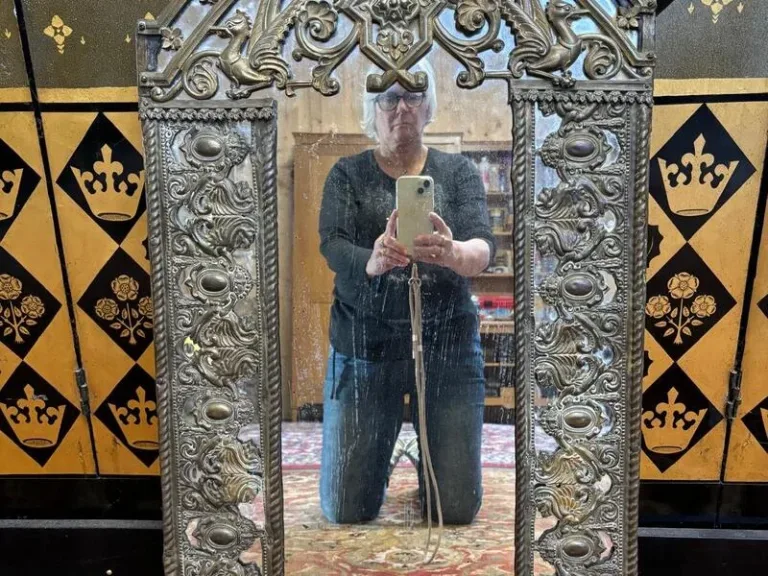 Embossed brass mirror from the Napoleon III period