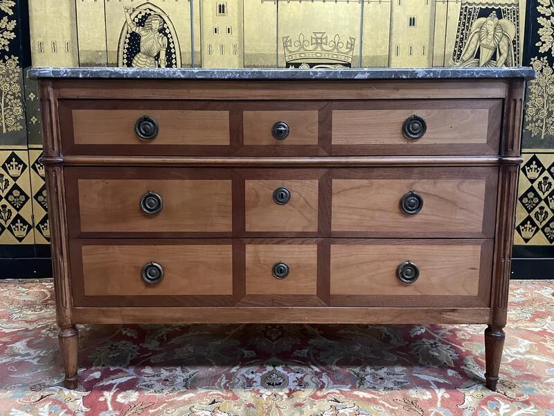 Commode d’époque Louis XVI en noyer et merisier Restaurée