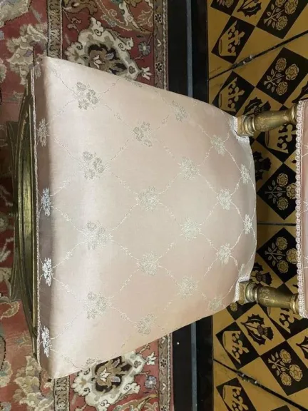 Chaise curule dorée