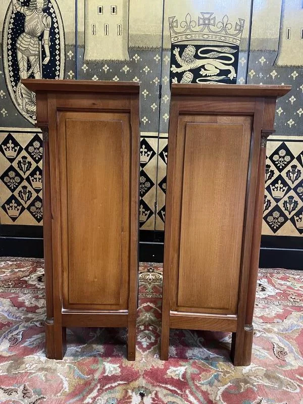Paire de tables de chevets de style Empire