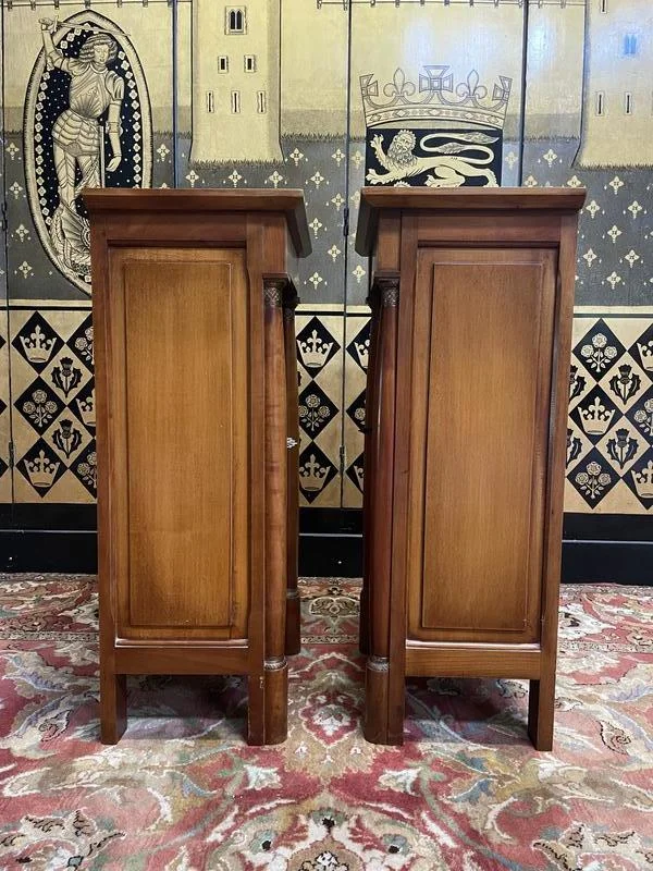 Paire de tables de chevets de style Empire