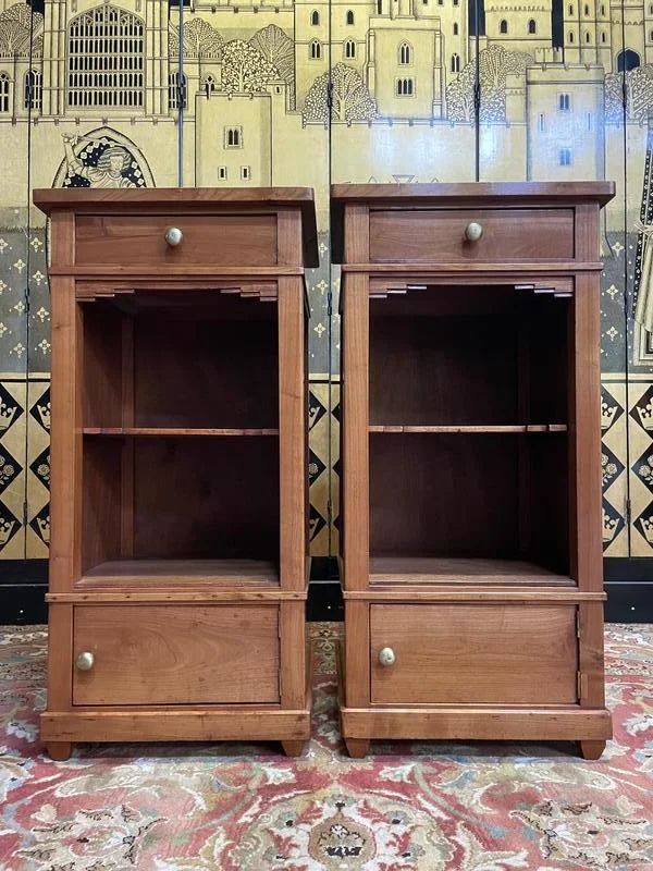 Paire de tables de chevets époque Art Déco dans le goût Louis Philippe