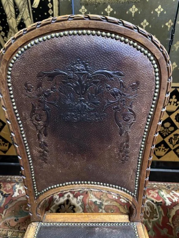 Série de 4 chaises Louis XVI en cuir