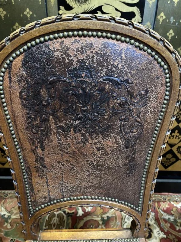 Série de 4 chaises Louis XVI en cuir
