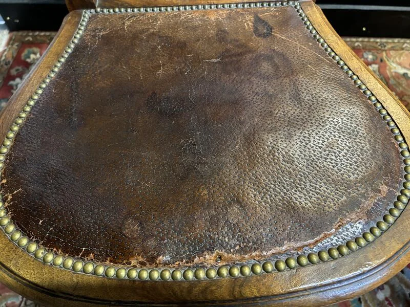 Série de 4 chaises Louis XVI en cuir