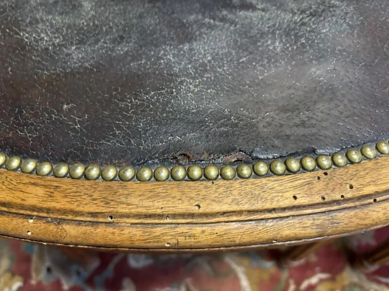 Série de 4 chaises Louis XVI en cuir