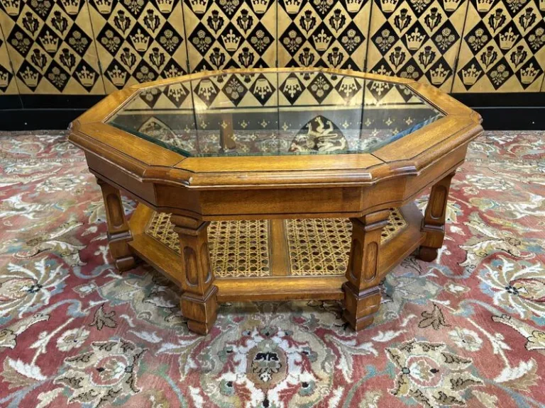 Rounded coffee table with glass top