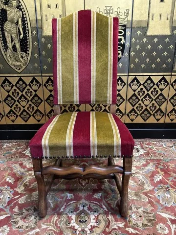 Paire de fauteuils , paire de chaises et poufs Louis XIII