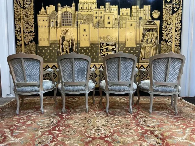 Suite de 4 fauteuils cabriolets de style Louis XV