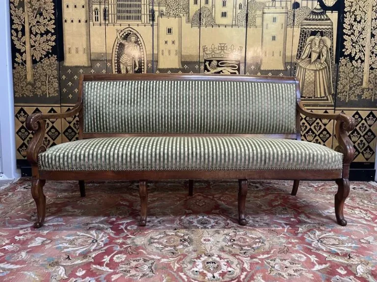 Sofa - Restoration period bench