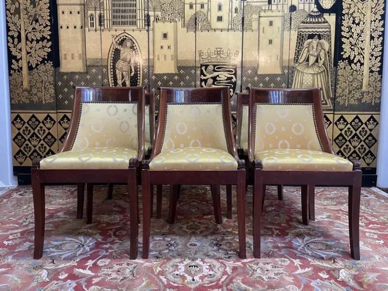 Suite de 6 chaises Gondoles Empire en acajou et soie jaune