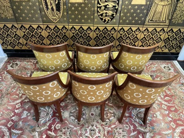 Suite de 6 chaises Gondoles Empire en acajou et soie jaune