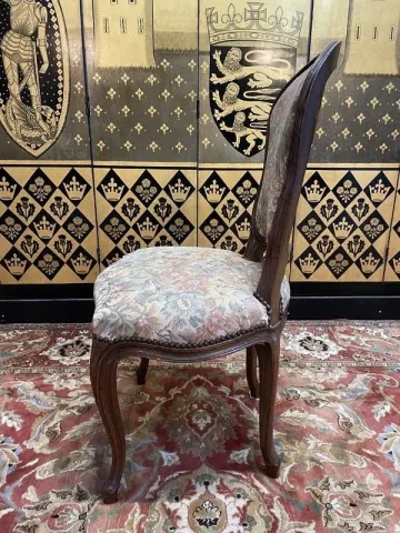 Suite de 6 chaises de style Louis XV en chêne