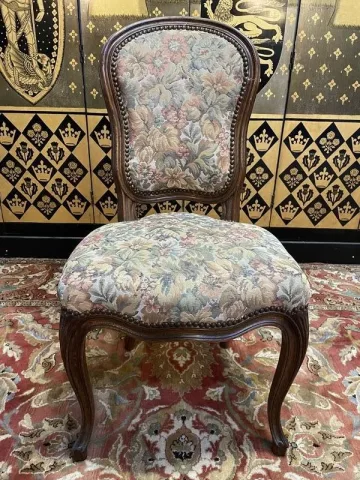 Suite de 6 chaises de style Louis XV en chêne