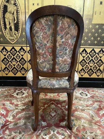 Suite de 6 chaises de style Louis XV en chêne