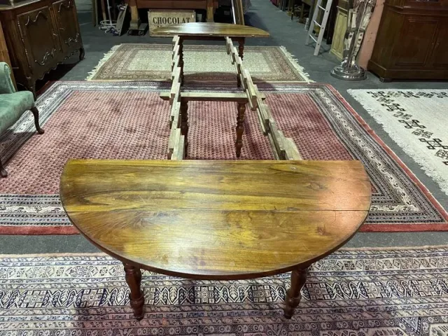 Table de salle à manger ronde Louis Philippe à 6 pieds