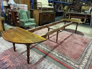 Table de salle à manger ronde Louis Philippe à 6 pieds
