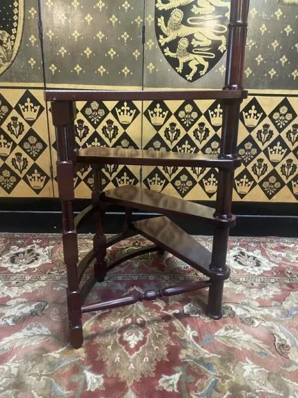 Staircase - Library stepladder English