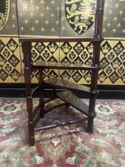 Staircase - Library stepladder English