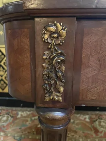 Coiffeuse de style Louis XVI en marqueterie
